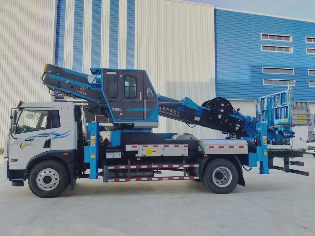 190HP 높은 고도 운영 트럭 45m 트럭은 가공 작업 긴당폴리를 탑재했습니다