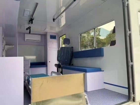 130km/h 병원 ICU 차량 IVECO 운송 구급차 응급 의료 서비스