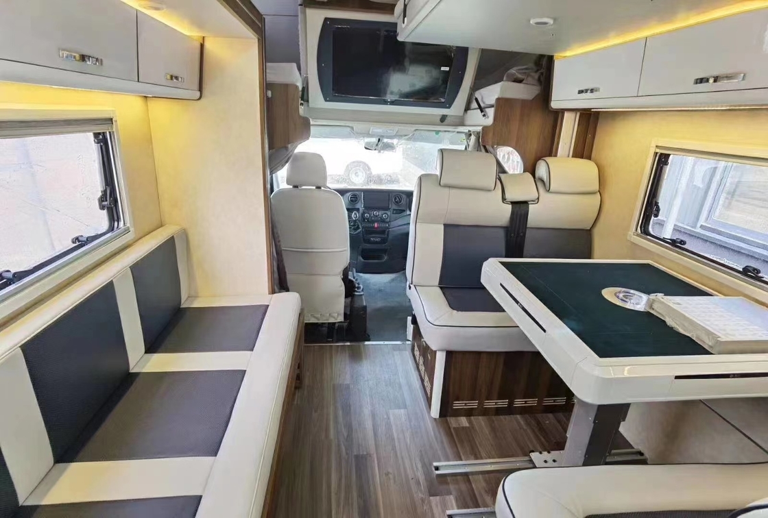 엔진 170hp의 고급 여행 트레일러 IVECO 모터캠 캐러밴 OE NO OEM 서비스 사용자 정의