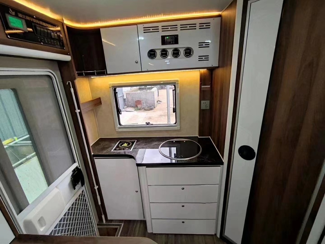 엔진 170hp의 고급 여행 트레일러 IVECO 모터캠 캐러밴 OE NO OEM 서비스 사용자 정의