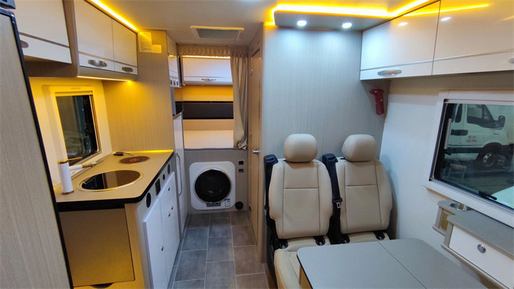 이동 투어 트럭 RV 카라반 밴 190 hp 엔진 최대 실력 7042 kg