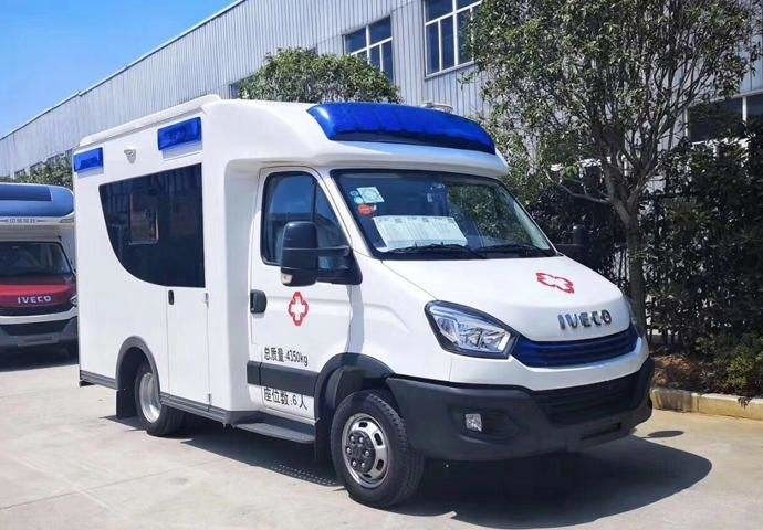 아이베코 구급차 유로 5 구급차 구급차 차 기단 무게 2970kg 바퀴 기지 3300mm